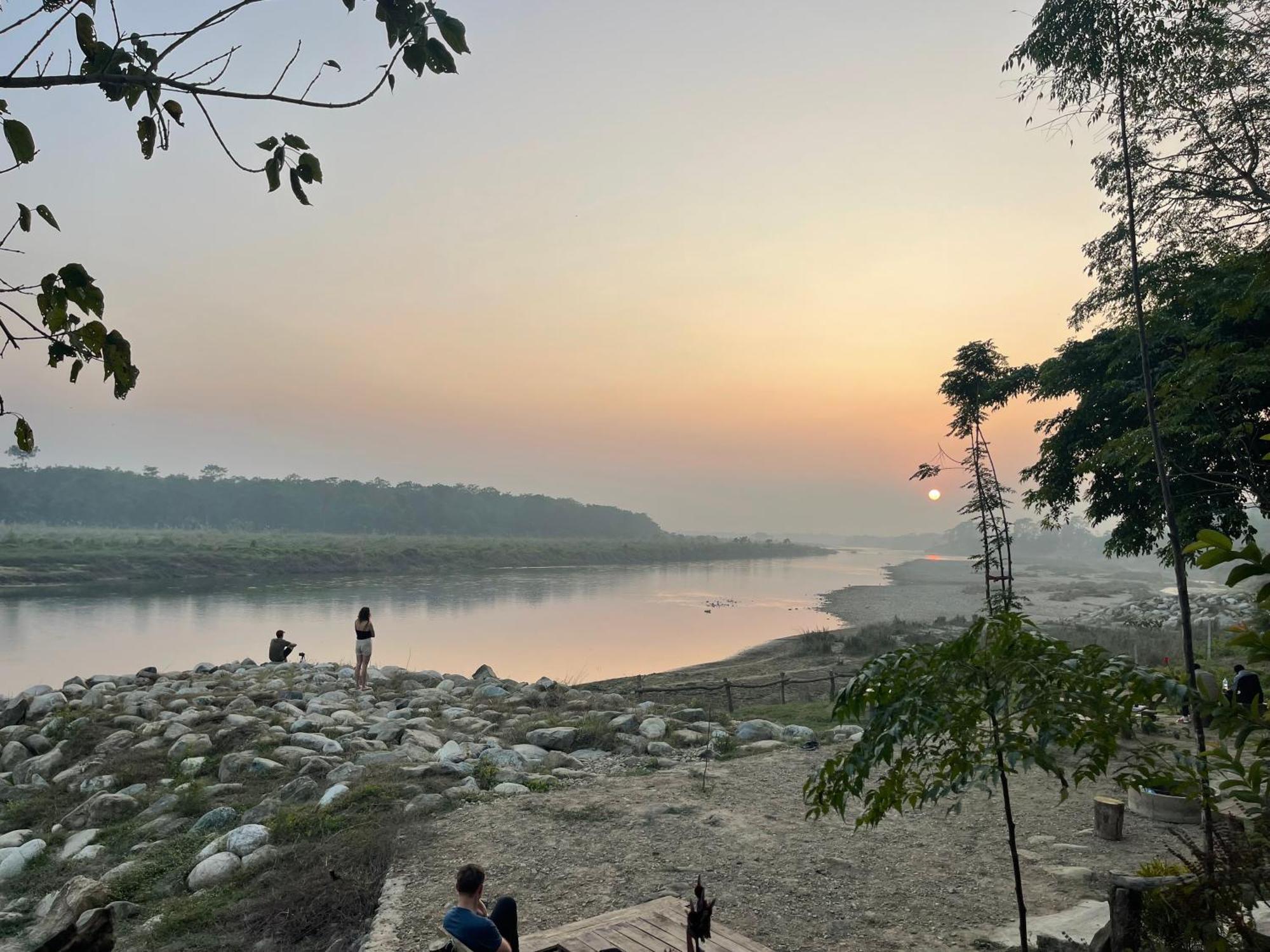 Bamby Chilling House - Feel The Nature Sauraha Exterior foto