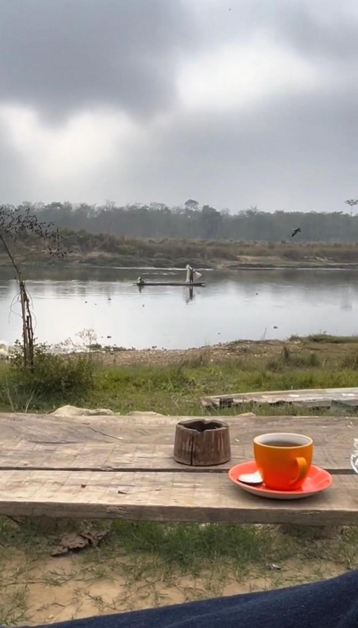 Bamby Chilling House - Feel The Nature Sauraha Exterior foto